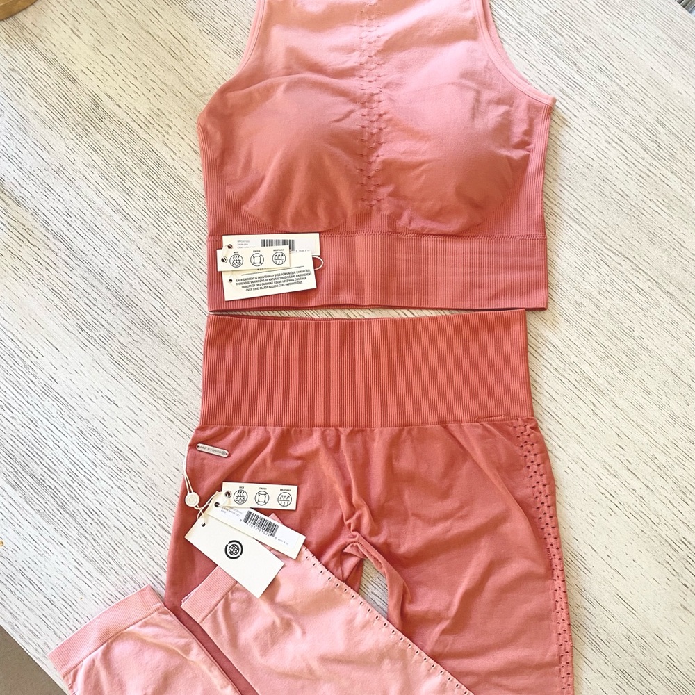Max Studio Two Piece Performance Set - Picture 1 of 5